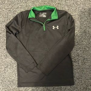 Boys light weight Under Armour pullover